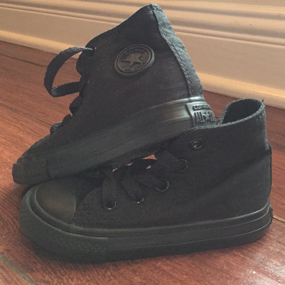 Toddler converse size 6
